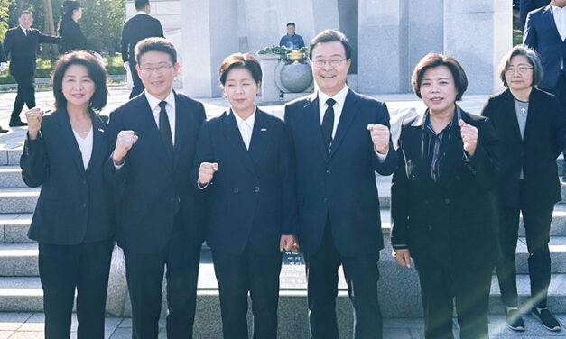 김성제 의왕시장 후보, “책임과 실천으로 다시 도약하겠다” 현충탑 참배로 지방선거 출정 다져