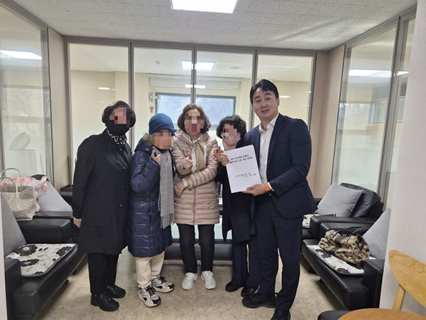 파주시의회, 손성익 의원 운정호수공원 맨발걷기길 개선 논의”