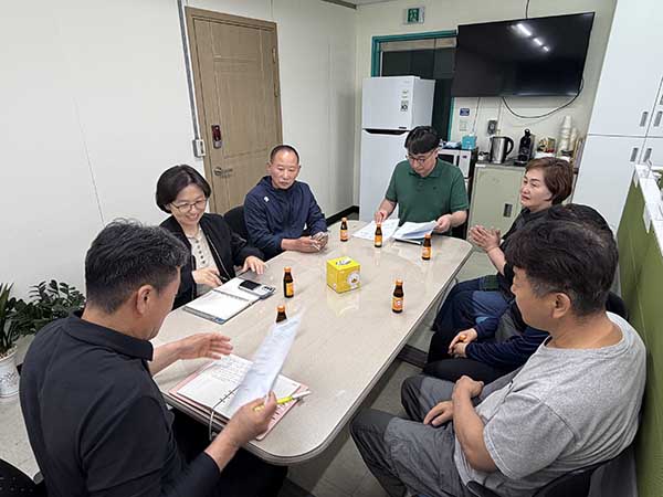 군포시, 시청사 청소 용역 안전보건협의체 회의…‘무결점 안전 사업장’ 총력