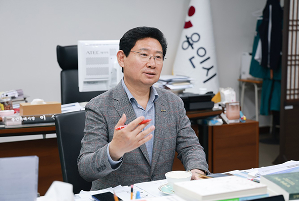 이상일 용인특례시장, “용인 국가산단 반도체 팹 지방으로 안 간다고 삼성전자 확인”