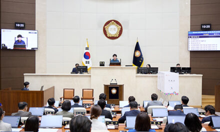 용인특례시의회, 제304회 임시회 열어 의장 장정순 부의장 김길수 선출
