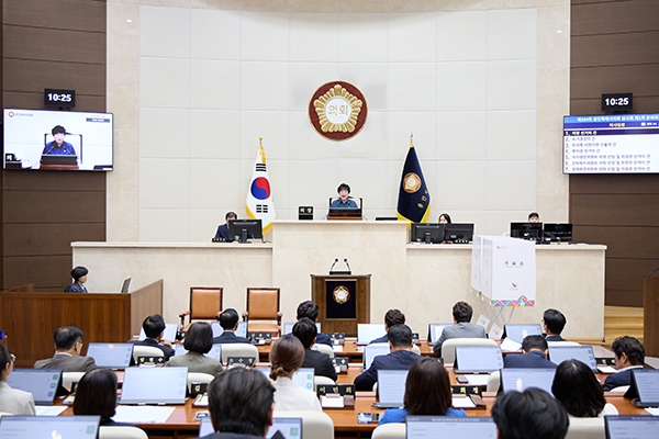 용인특례시의회, 제304회 임시회 열어 의장 장정순 부의장 김길수 선출