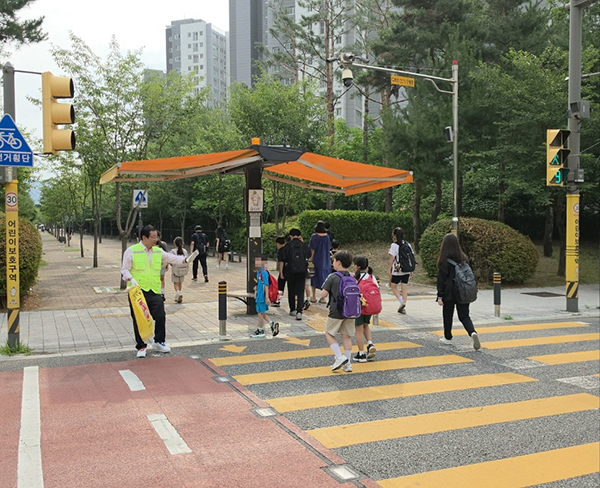 이현재 하남시장, 민선 9기 공식 임기 첫날 미사초 교통봉사로 시정 출발