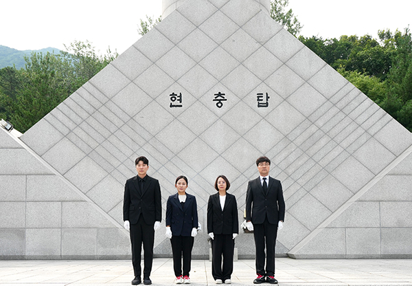 하남시의회, 제10대 현충탑 참배로 공식 출범 “오직 시민을 위한 4년 다짐”