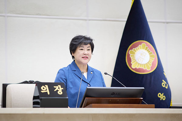 용인특례시의회, 현충탑 참배로 제10대 의정활동 시작 개원식 열고 새출발