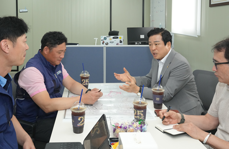 손영준 노원구의장, 백사마을 재개발 현장 점검 … 차질없는 준공 당부