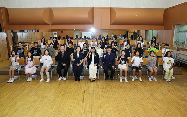 고양특례시의회, 김미수 의장 고양시립소년소녀합창단 연습 현장 격려 방문