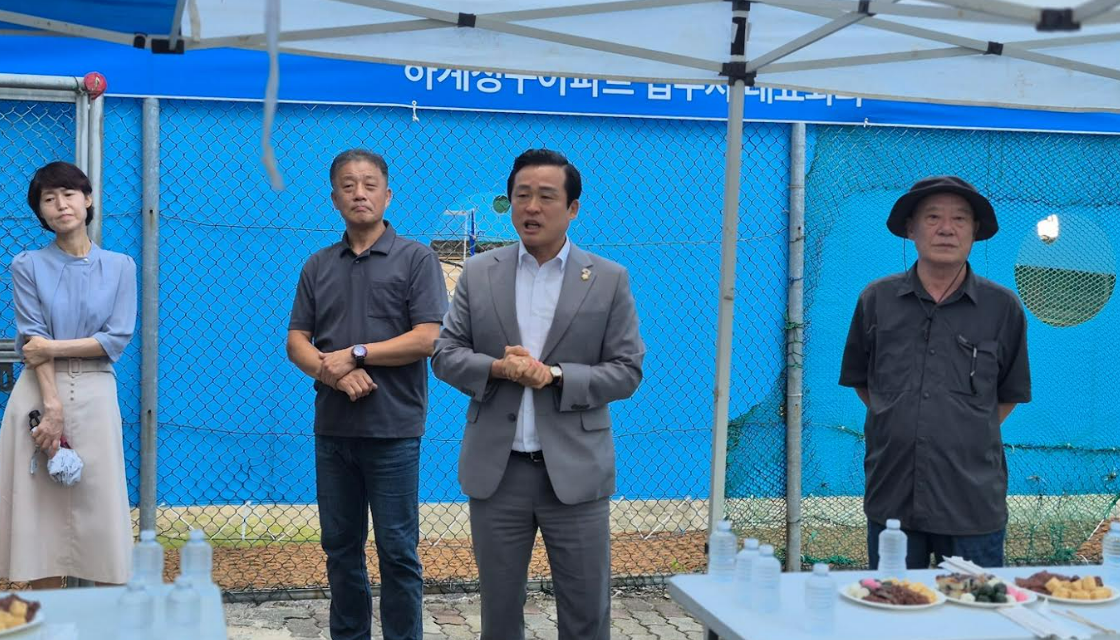 구의장 제안으로…일부만 쓰던 테니스장, 주민 모두의 배드민턴장으