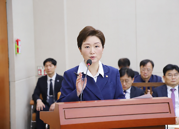 이언주 의원, “전기차 만드는 국가가 로봇도 만든다”