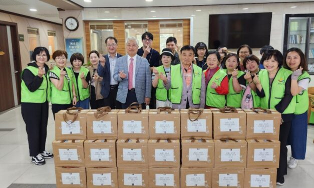 송천교회·북부복지관, 어르신 가정방문 선물나눔
