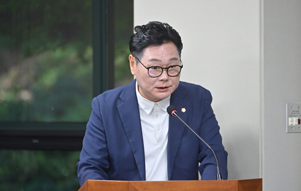 파주시의회, 김환중 의원 발의 “파주시 대형차량 인공지능(AI) 기반 보행자 감지장치 설치 및 지원 조례안”