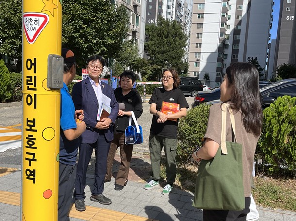 노원구의회 허윤회 의원, 중현초 통학로 현장 점검… 어린이 안전 꼼꼼히 챙긴다