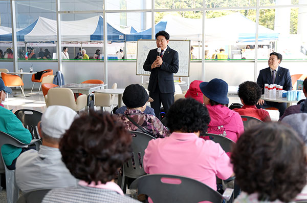 성남시의회, 2026년 제30회 노인의날 기념행사 참석